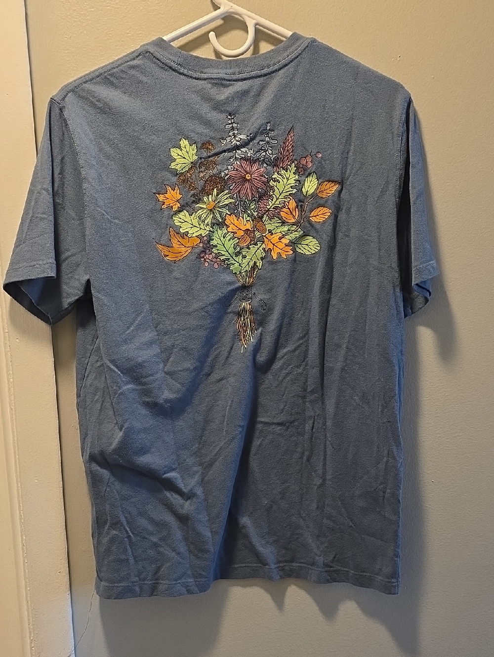 Old Navy Blue Short Sleeve Tee with Colorful Floral Bouquet Back
